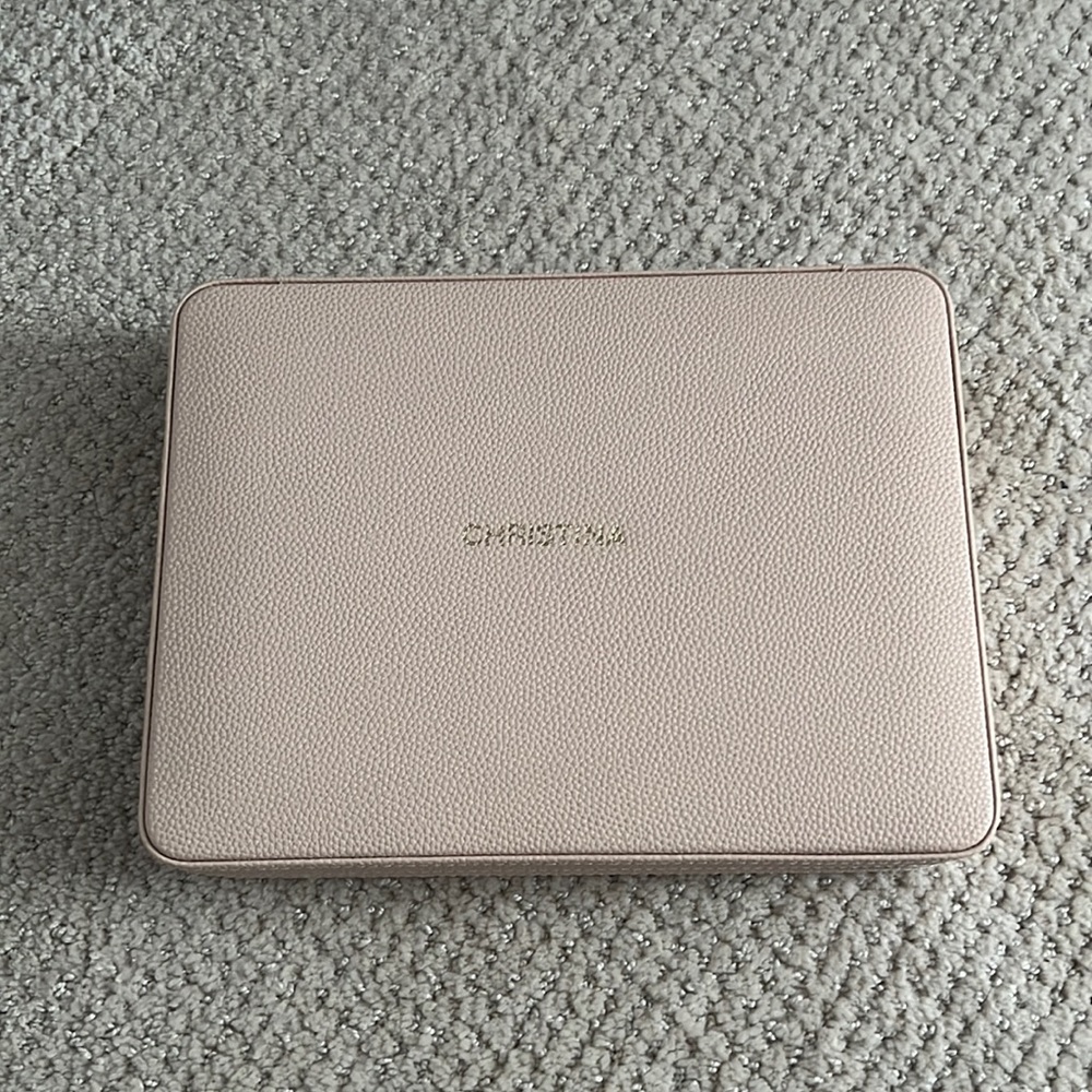Mark and graham large jewelry case never used